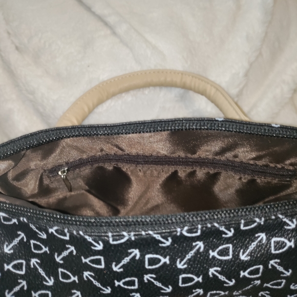 Beautiful Boston Bag - Picture 4 of 5